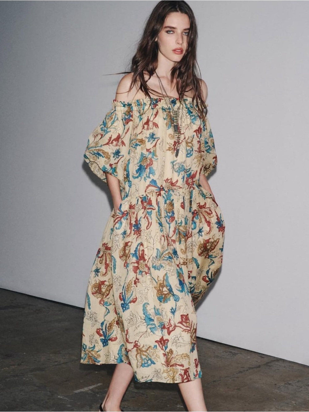 🏷️ NWT Zara Collection Printed Ramie Dress. Size Medium